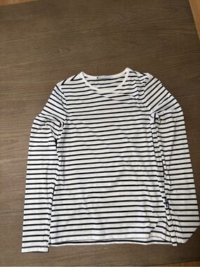 STRIPE LONG SLEEVE UPF 50+ T SHIRT SMALL NWOT NEVER WORN